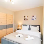 Apartment Bt Arena